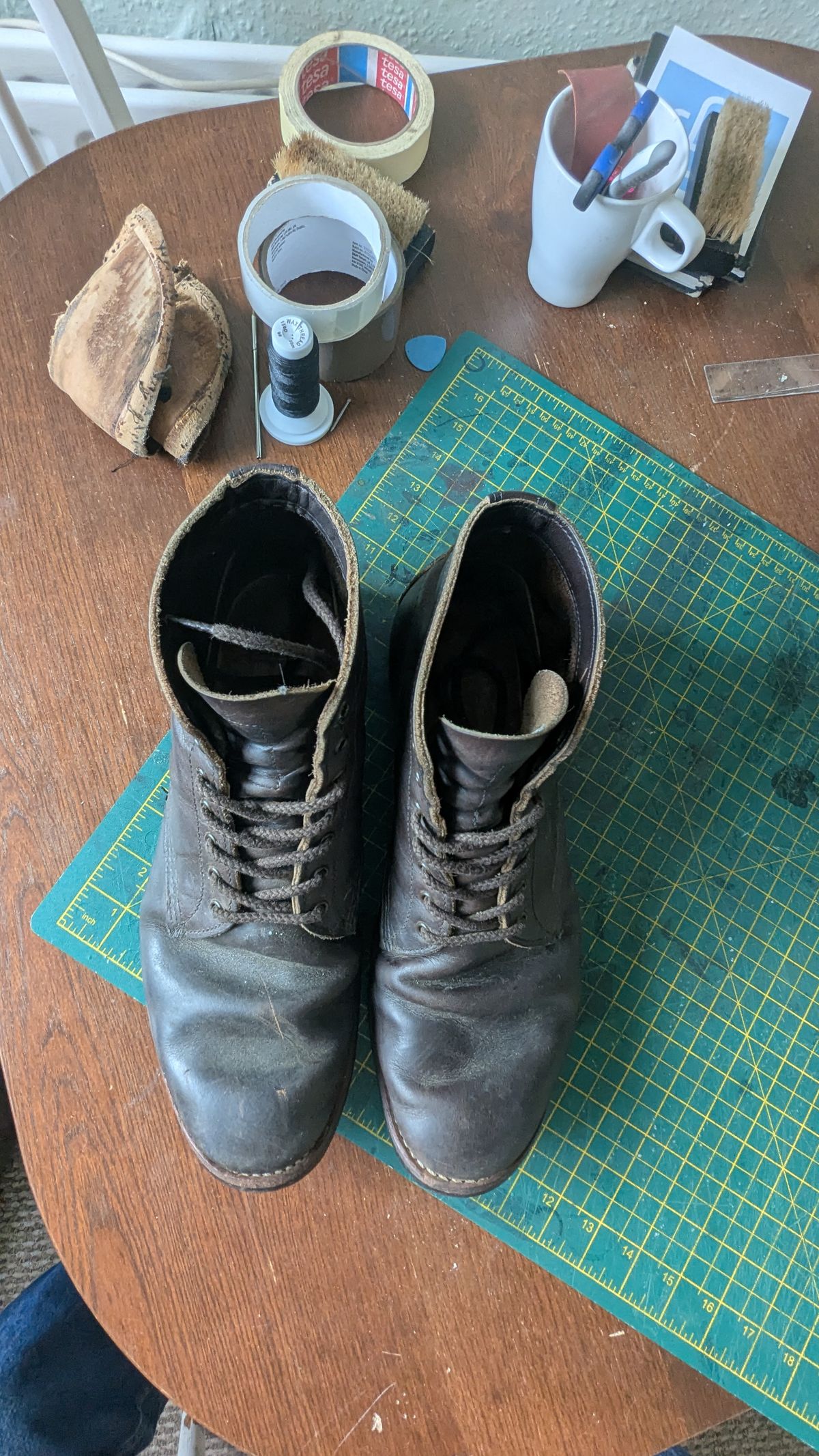 Photo by swoob on October 1, 2025 of the Red Wing Merchant in S.B. Foot Ebony Harness.