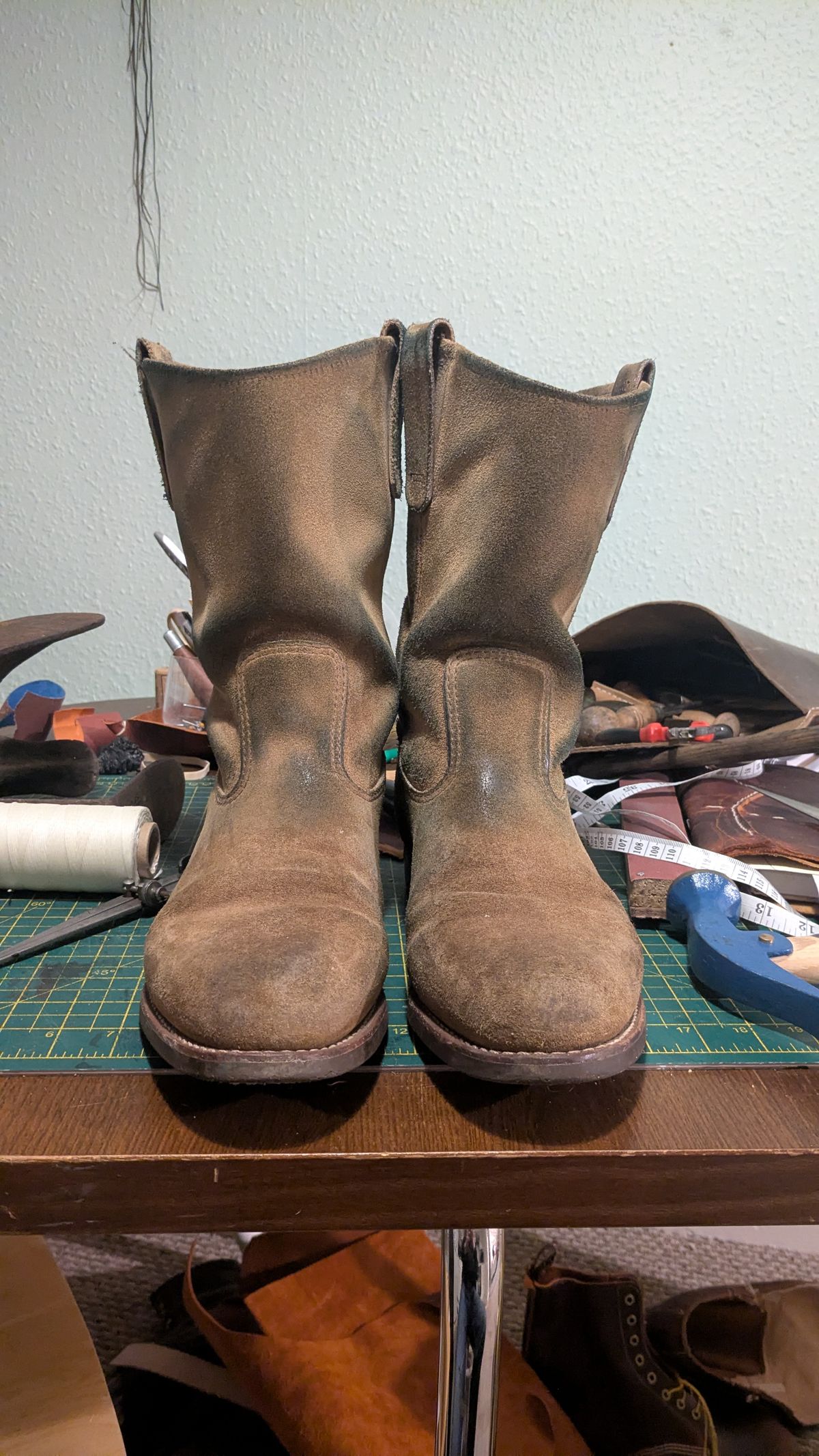 Photo by swoob on December 1, 2025 of the Red Wing Pecos in S.B. Foot Hawthorne Muleskinner.