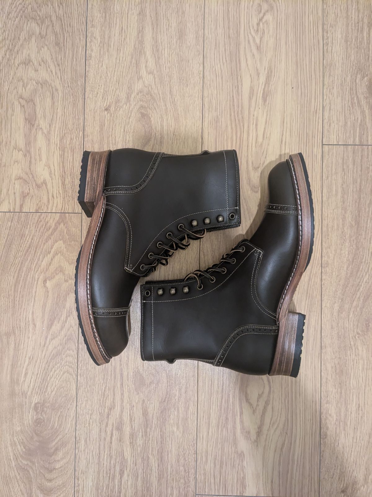 Photo by swoob on October 1, 2024 of the Bright Shoemakers Combat Boot in Olive Oil Veg Tan.