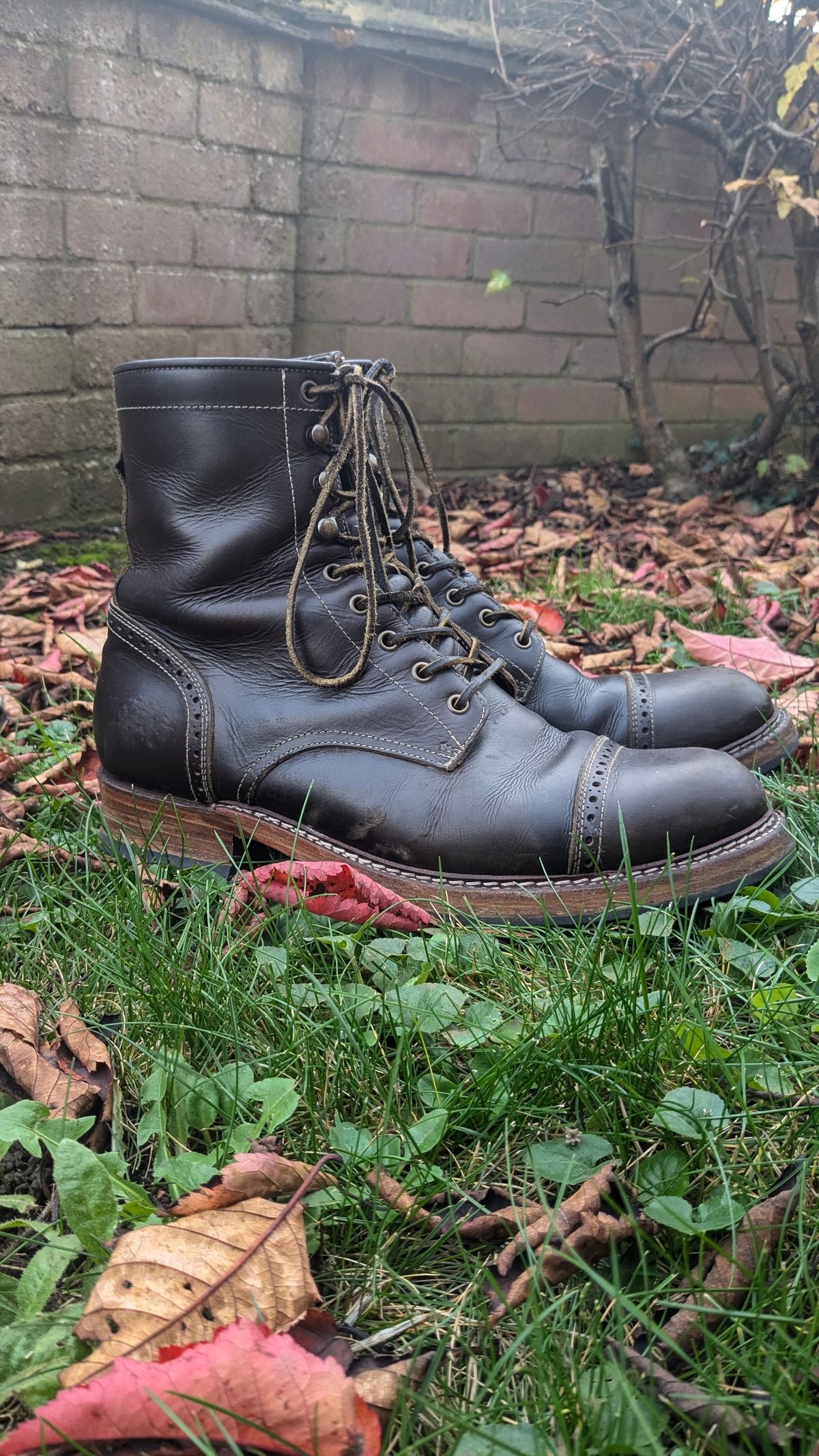 Photo by swoob on November 1, 2024 of the Bright Shoemakers Combat Boot in Olive Oil Veg Tan.