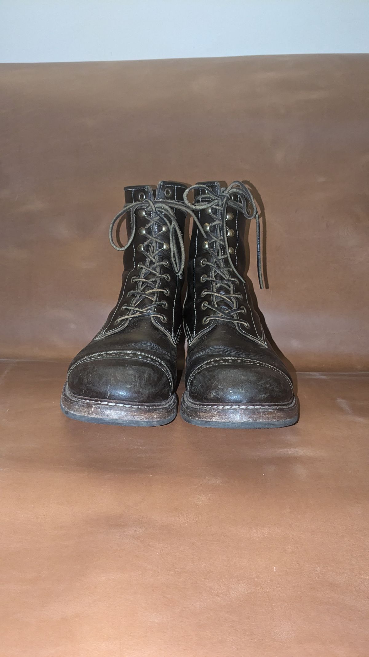 Photo by swoob on December 2, 2024 of the Bright Shoemakers Combat Boot in Olive Oil Veg Tan.