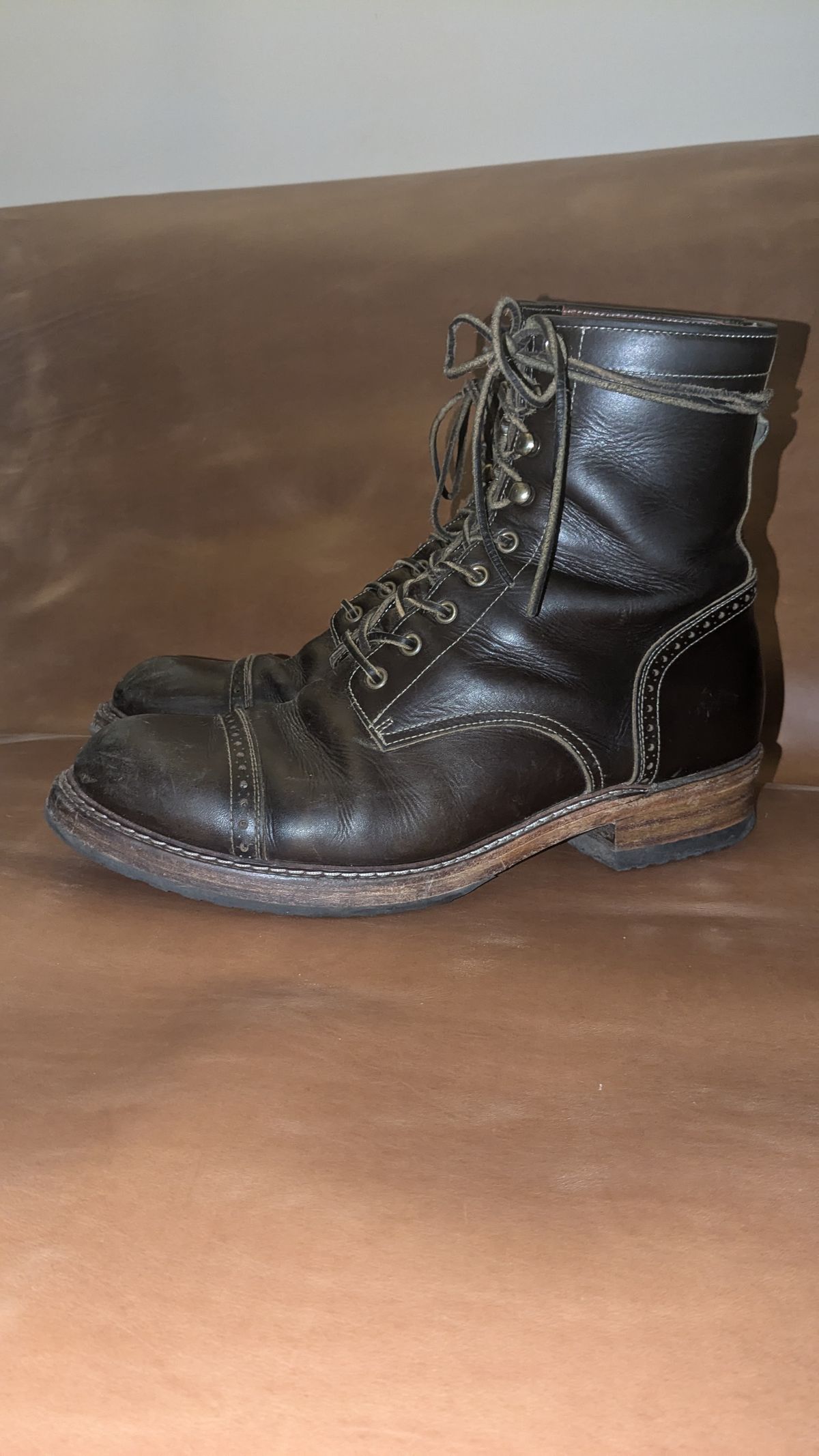 Photo by swoob on December 2, 2024 of the Bright Shoemakers Combat Boot in Olive Oil Veg Tan.