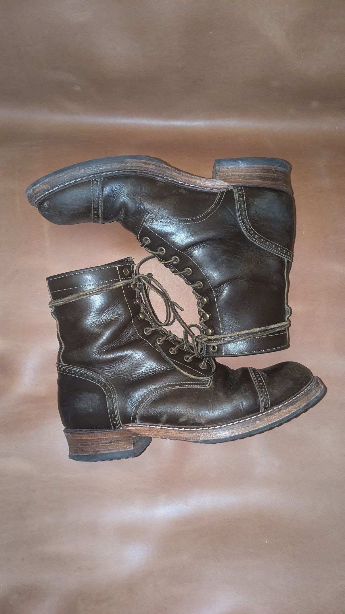 Photo by swoob on December 2, 2024 of the Bright Shoemakers Combat Boot in Olive Oil Veg Tan.