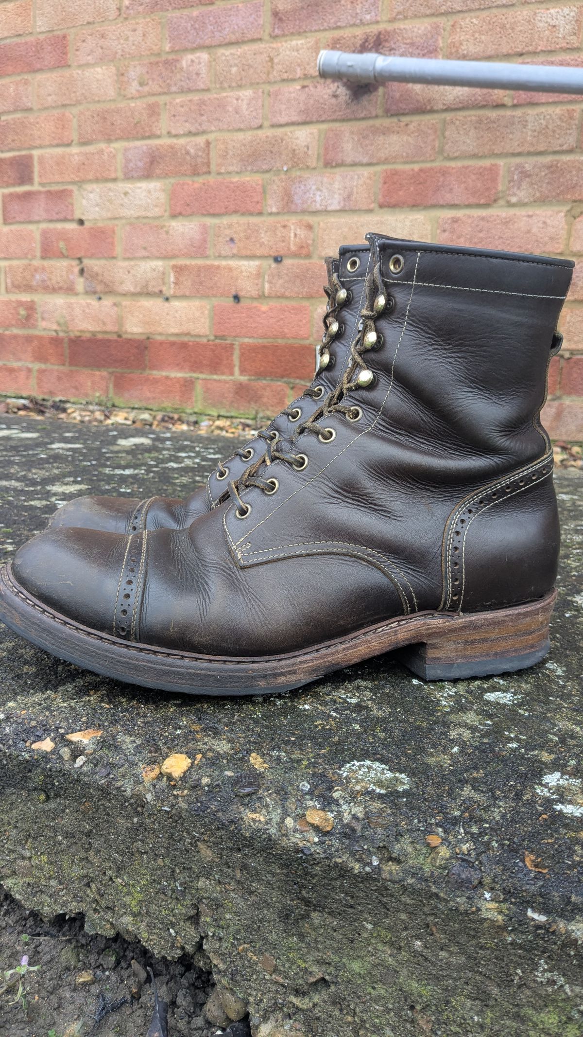 Photo by swoob on February 1, 2025 of the Bright Shoemakers Combat Boot in Olive Oil Veg Tan.
