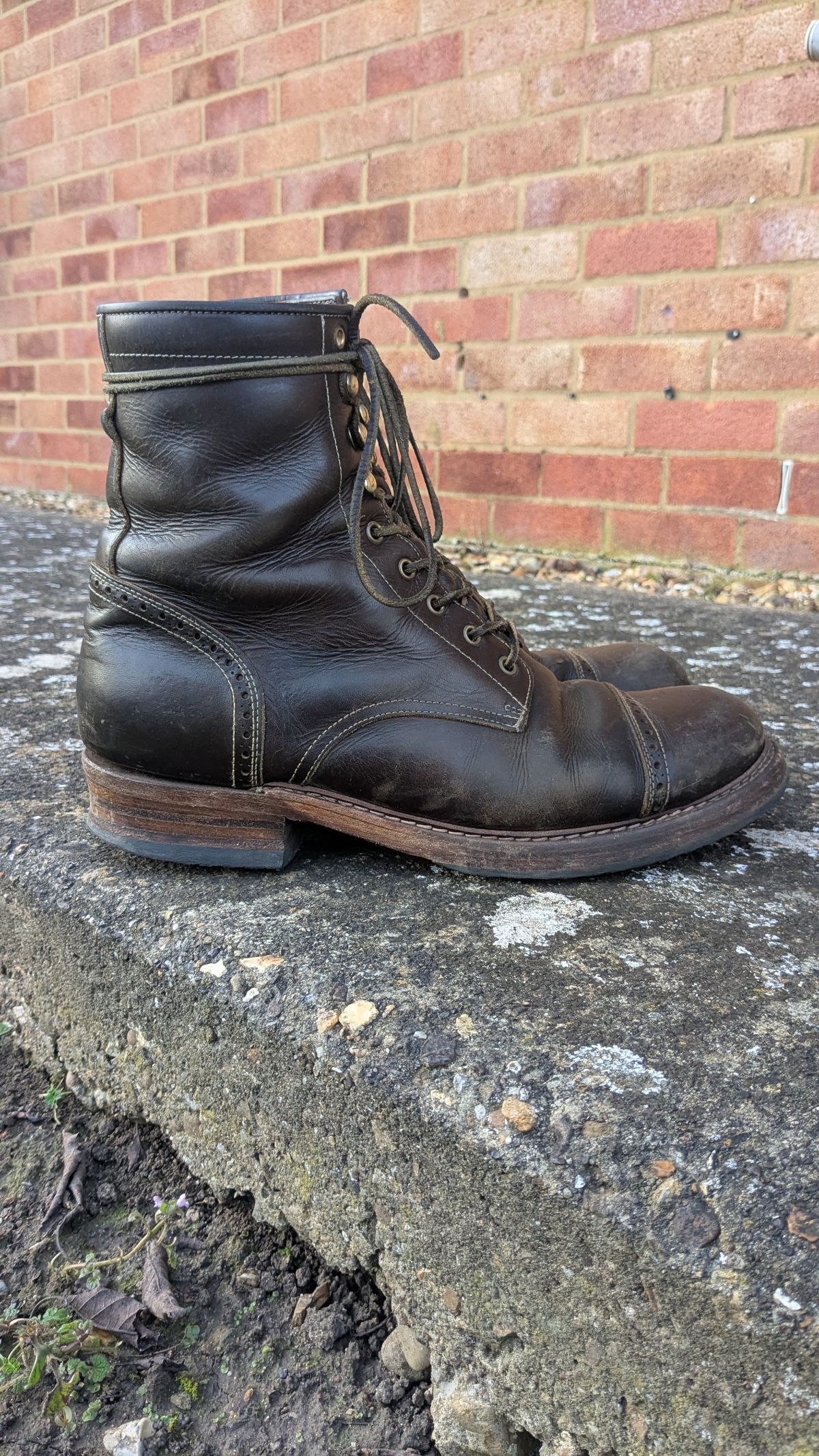 Photo by swoob on March 1, 2025 of the Bright Shoemakers Combat Boot in Olive Oil Veg Tan.