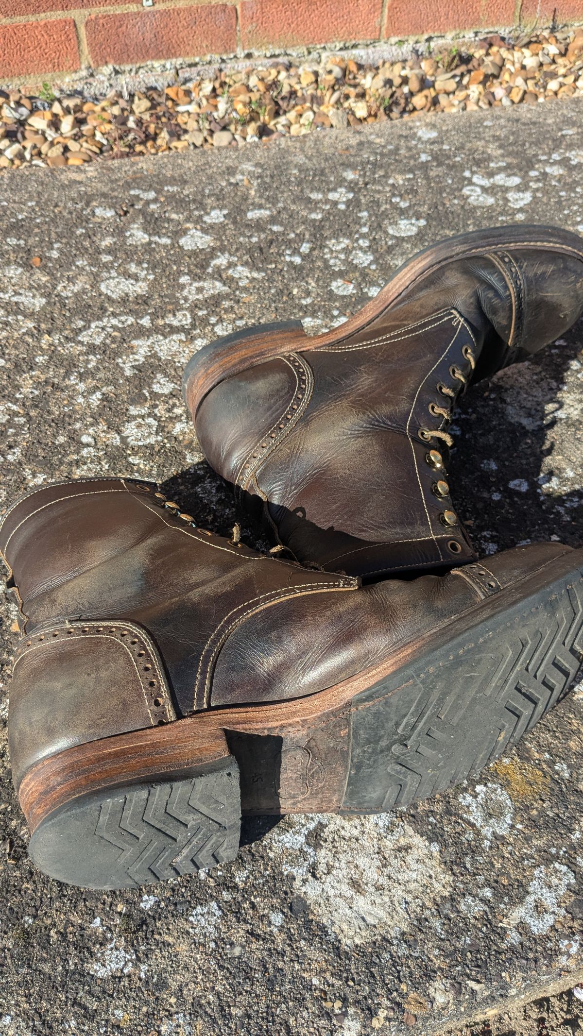 Photo by swoob on April 1, 2025 of the Bright Shoemakers Combat Boot in Olive Oil Veg Tan.