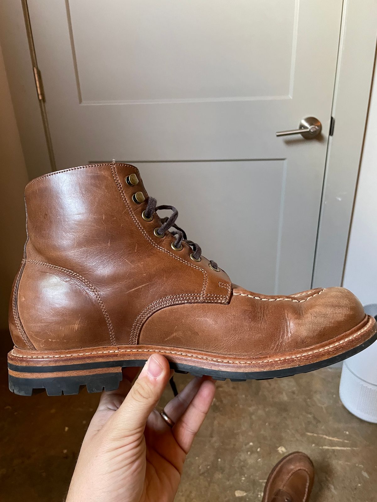 Photo by isaacbmorris on September 24, 2025 of the Grant Stone Brass Boot in Horween Natural Chromexcel.