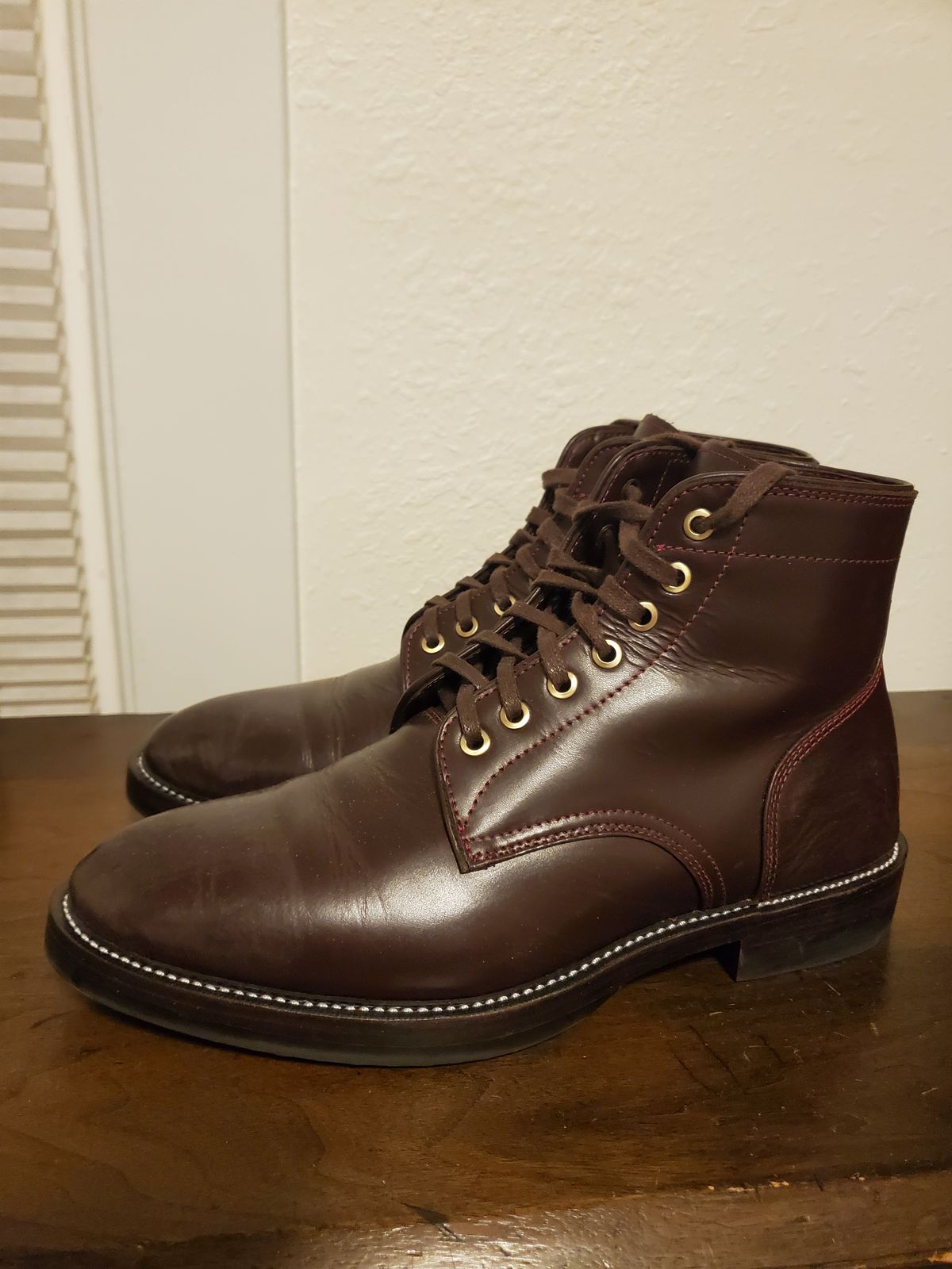 Photo by MDM on November 6, 2024 of the Txture Txture / Pacific boots in Red Wine Pull Up (local).