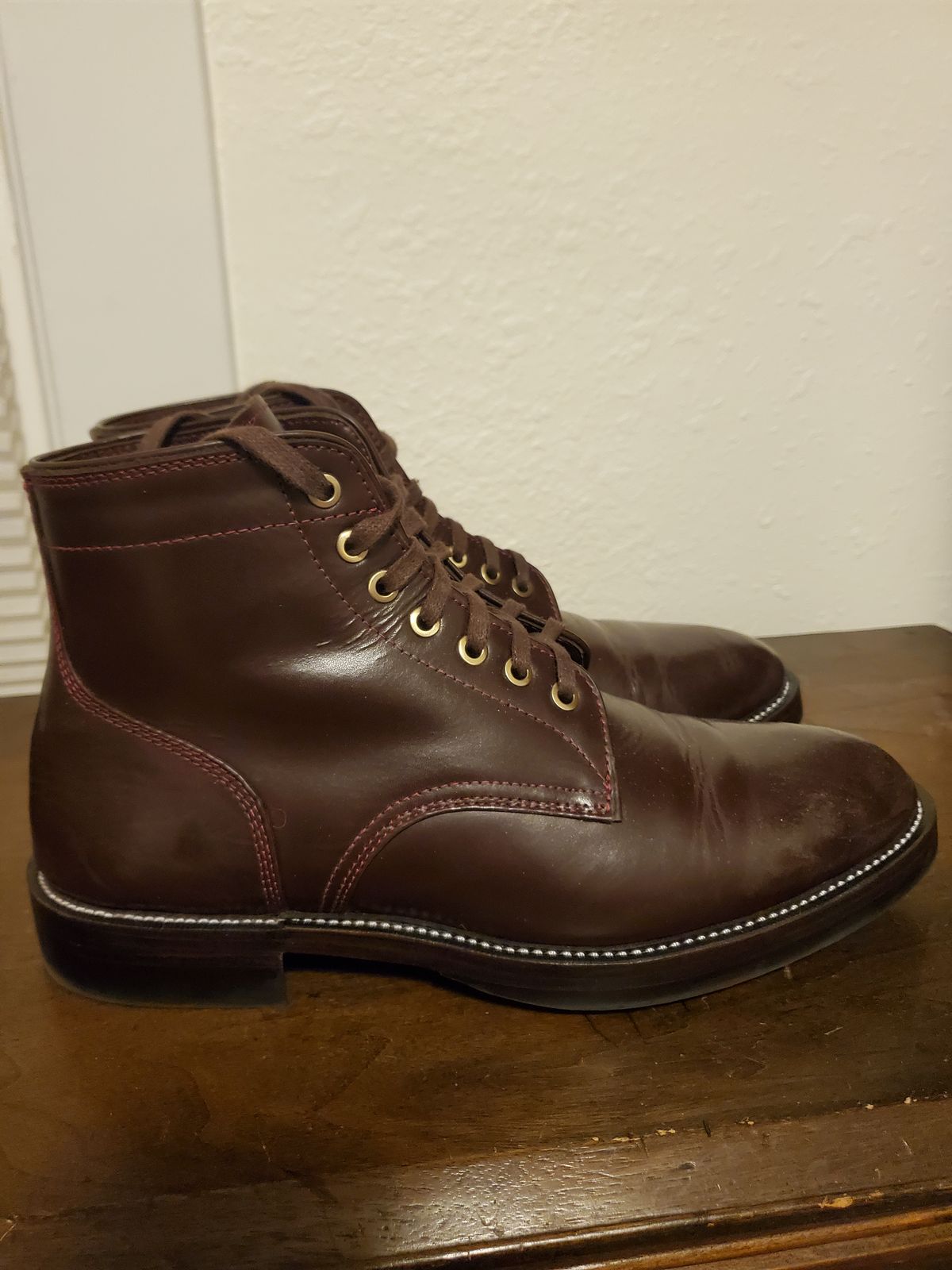 Photo by MDM on November 6, 2024 of the Txture Txture / Pacific boots in Red Wine Pull Up (local).
