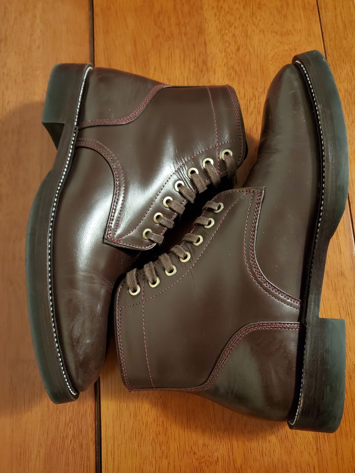 Photo by MDM on December 6, 2024 of the Txture Txture / Pacific boots in Red Wine Pull Up (local).