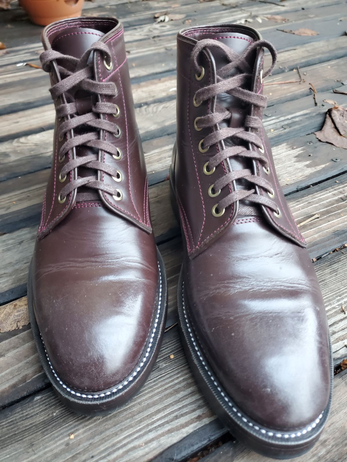 Photo by MDM on January 5, 2025 of the Txture Txture / Pacific boots in Red Wine Pull Up (local).