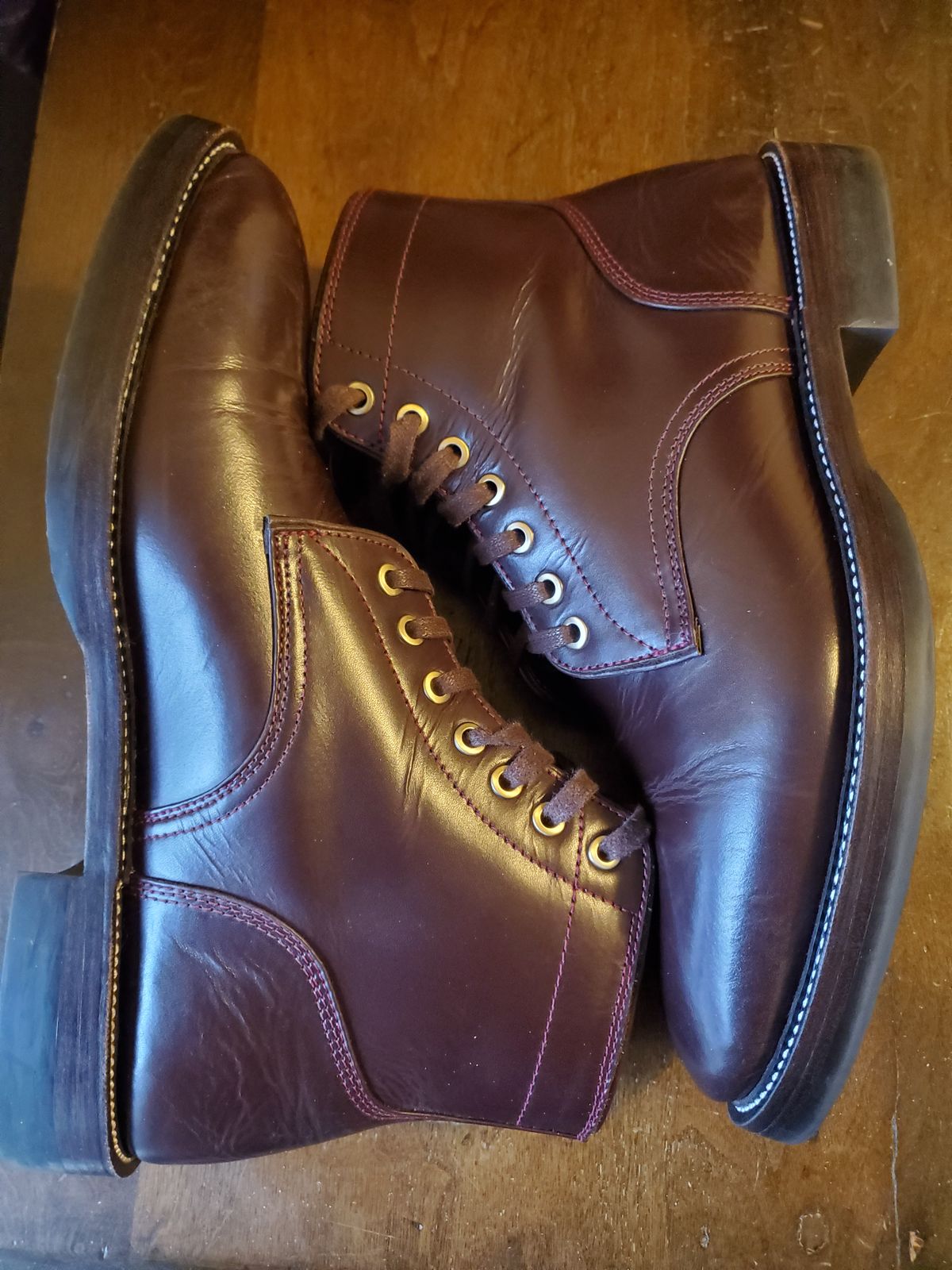 Photo by MDM on February 5, 2025 of the Txture Txture / Pacific boots in Red Wine Pull Up (local).