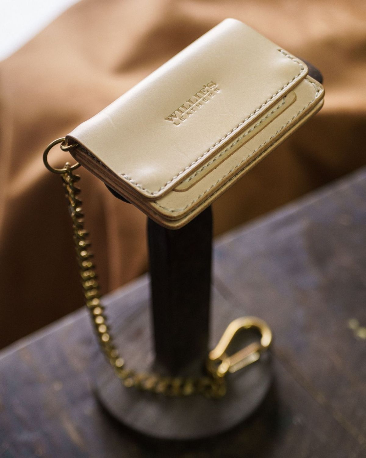 Photo by BiengerZ on October 1, 2025 of the Willie's Handmade Boots Willie's Leathers Lone Rider Wallet in Vegetable-tanned leather Natural.