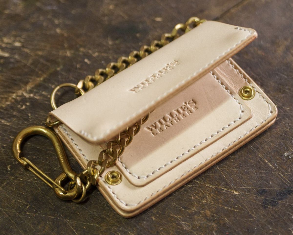 Photo by BiengerZ on October 1, 2025 of the Willie's Handmade Boots Willie's Leathers Lone Rider Wallet in Vegetable-tanned leather Natural.