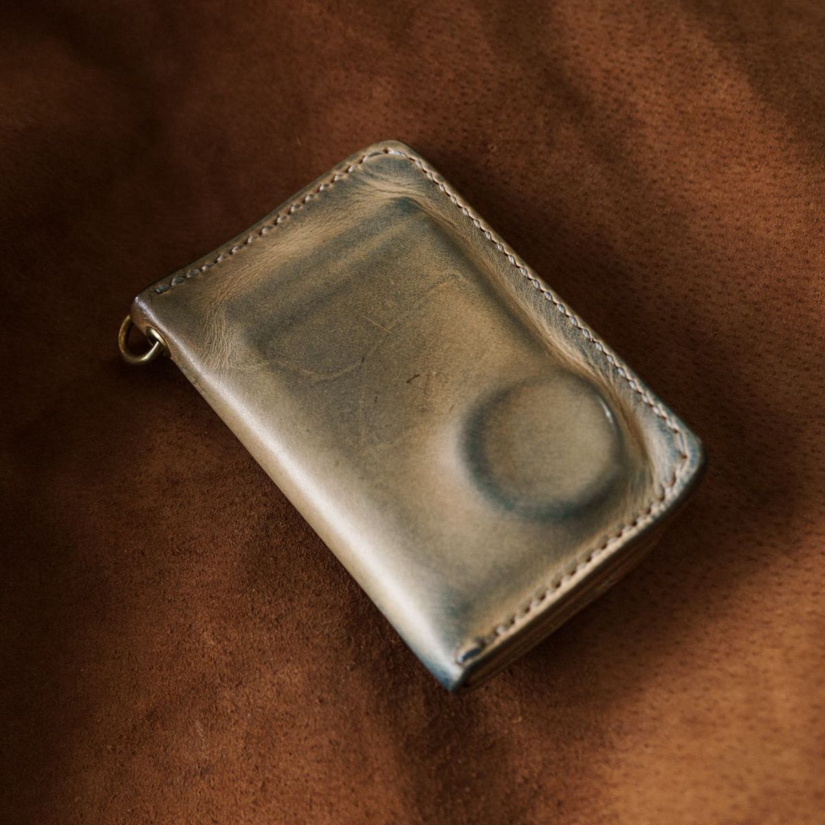 Photo by BiengerZ on November 3, 2025 of the Willie's Handmade Boots Willie's Leathers Lone Rider Wallet in Vegetable-tanned leather Natural.