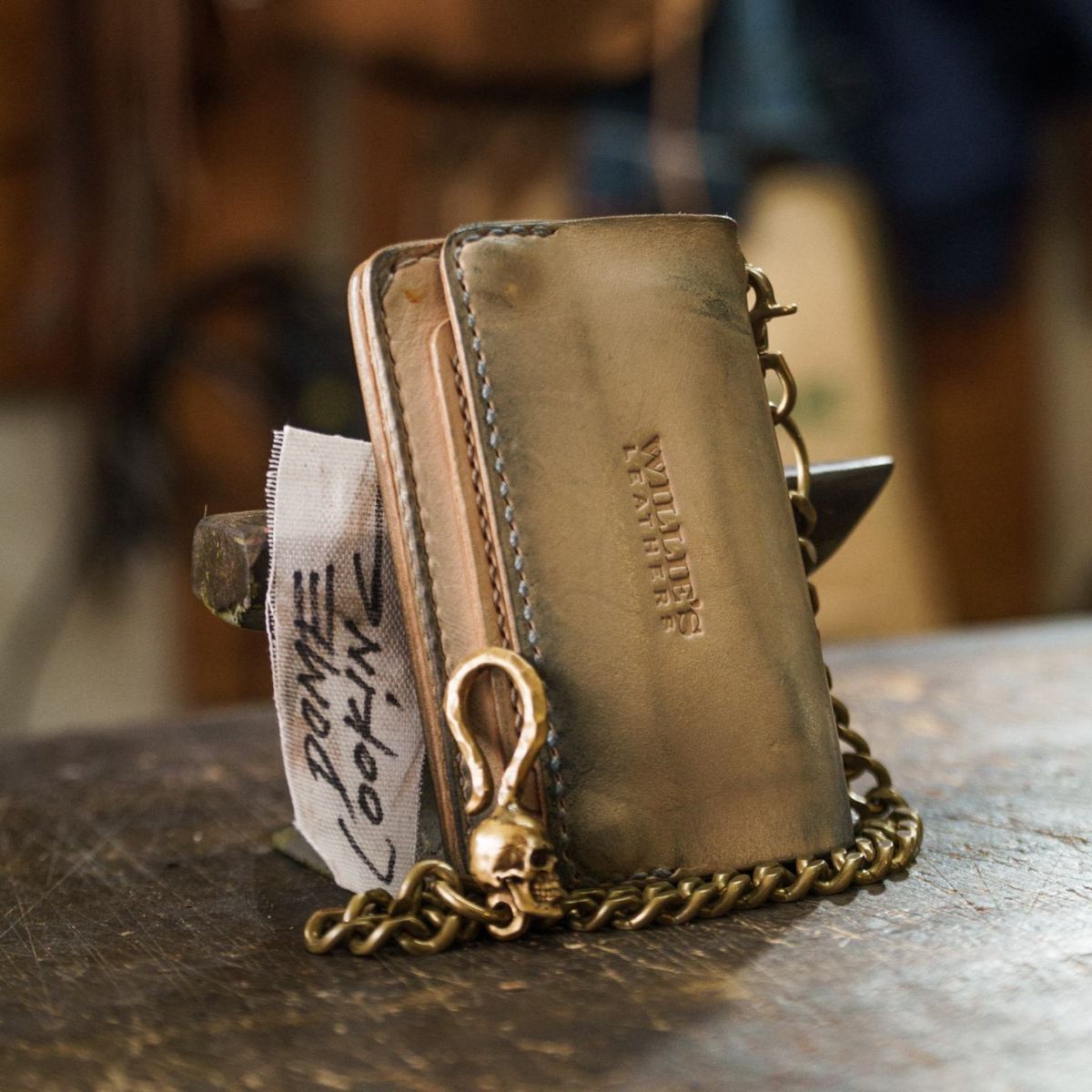 Photo by BiengerZ on November 3, 2025 of the Willie's Handmade Boots Willie's Leathers Lone Rider Wallet in Vegetable-tanned leather Natural.