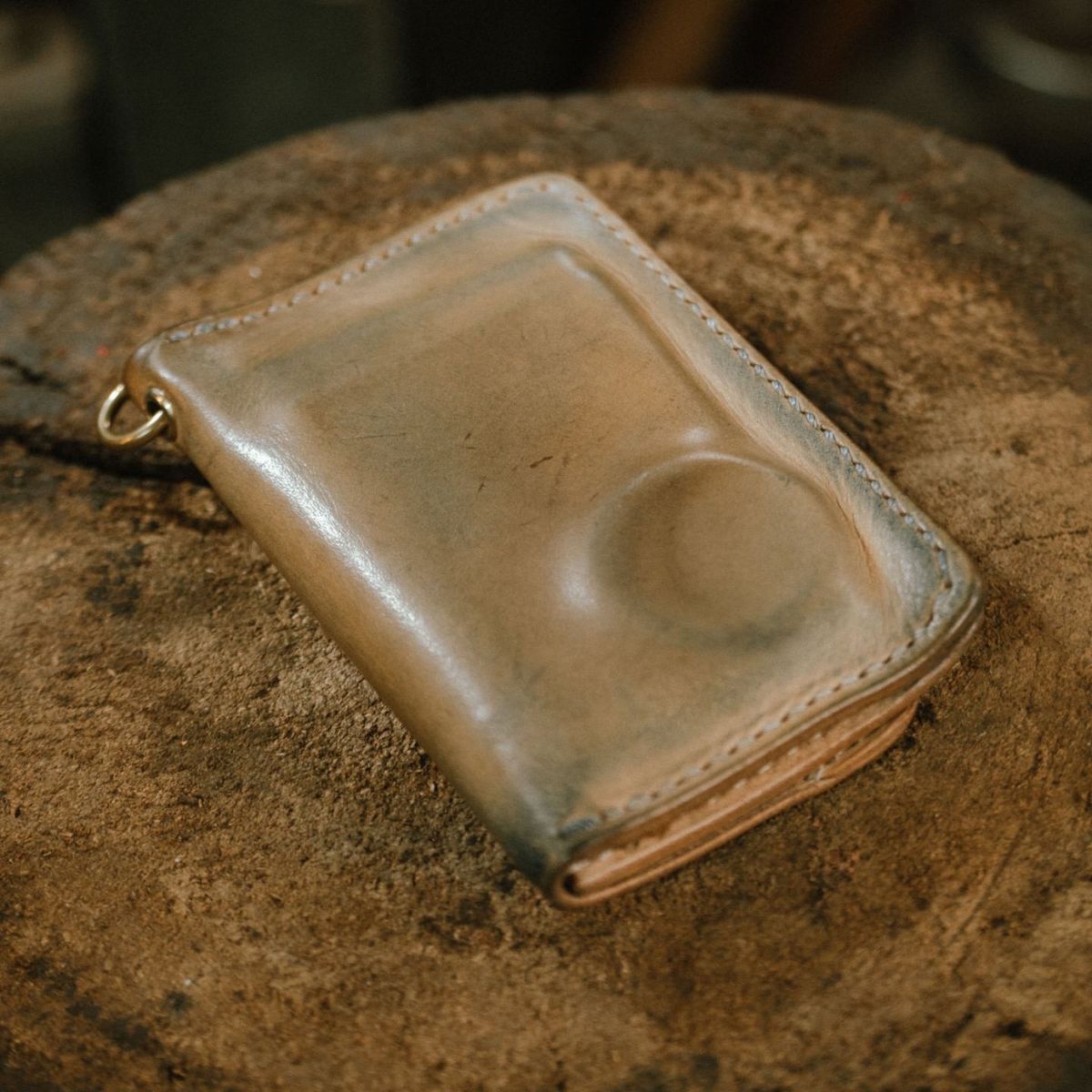 Photo by BiengerZ on December 1, 2025 of the Willie's Handmade Boots Willie's Leathers Lone Rider Wallet in Vegetable-tanned leather Natural.