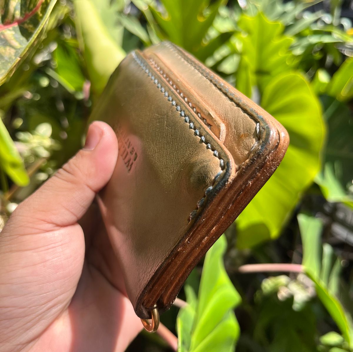 Photo by BiengerZ on December 27, 2025 of the Willie's Handmade Boots Willie's Leathers Lone Rider Wallet in Vegetable-tanned leather Natural.