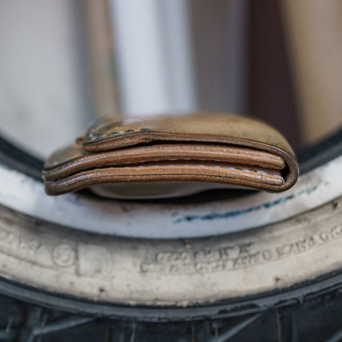 Photo by BiengerZ on February 2, 2026 of the Willie's Handmade Boots Willie's Leathers Lone Rider Wallet in Vegetable-tanned leather Natural.