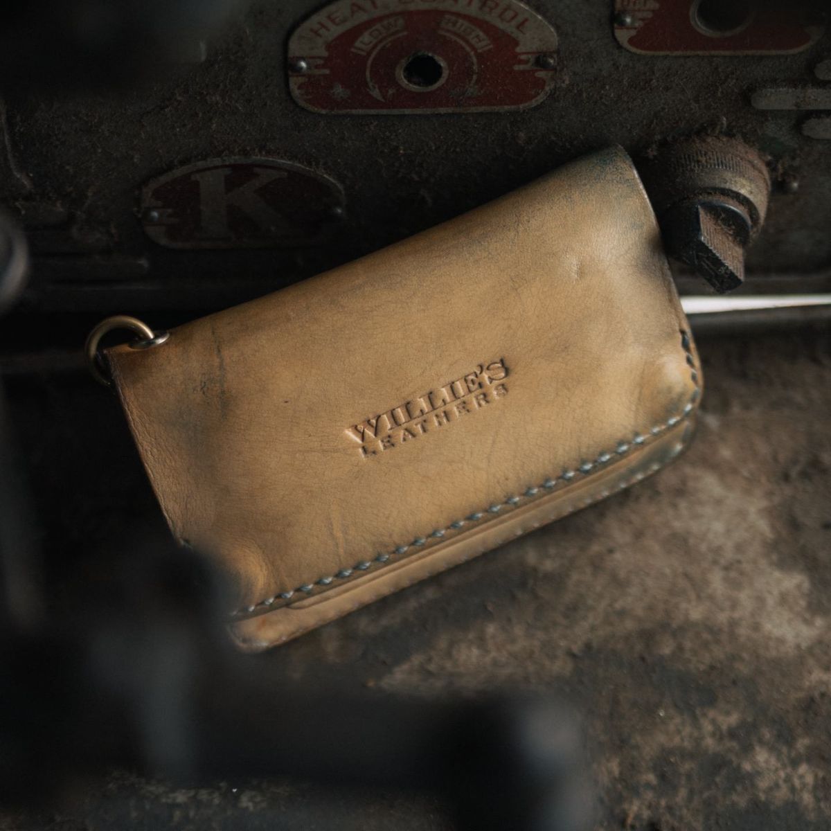 Photo by BiengerZ on March 2, 2026 of the Willie's Handmade Boots Willie's Leathers Lone Rider Wallet in Vegetable-tanned leather Natural.