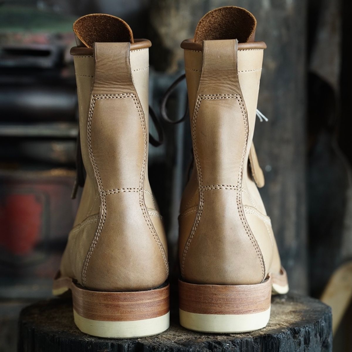 Photo by BiengerZ on October 5, 2024 of the Willie's Handmade Boots Monkey Boot in Horween Natural Latigo & Latigo GBS – Light Natural.