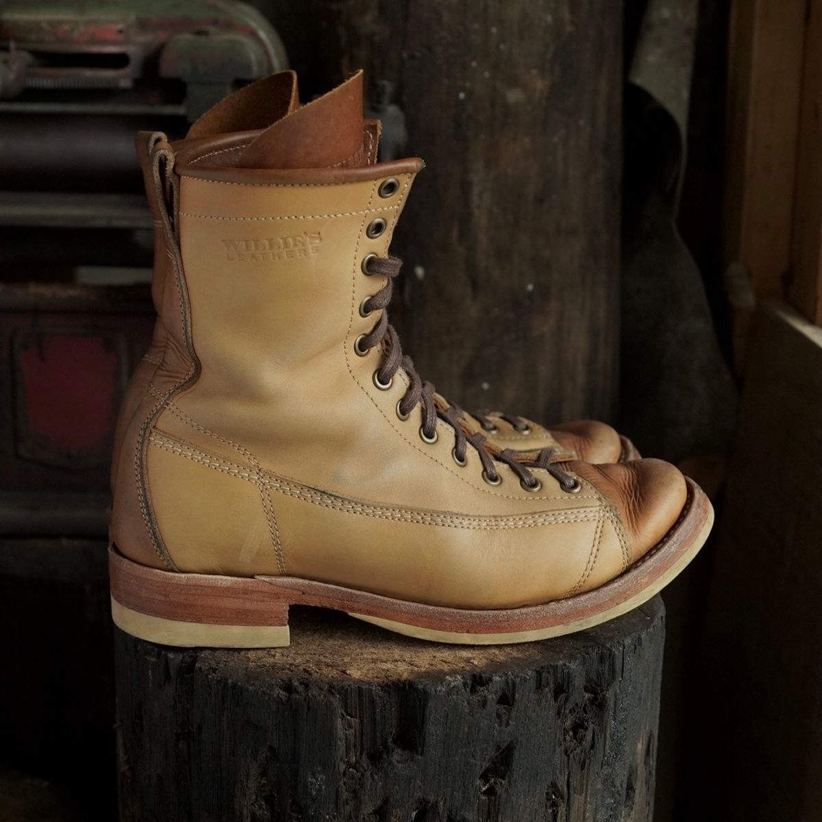 Photo by BiengerZ on November 4, 2024 of the Willie's Handmade Boots Monkey Boot in Horween Natural Latigo & Latigo GBS – Light Natural.