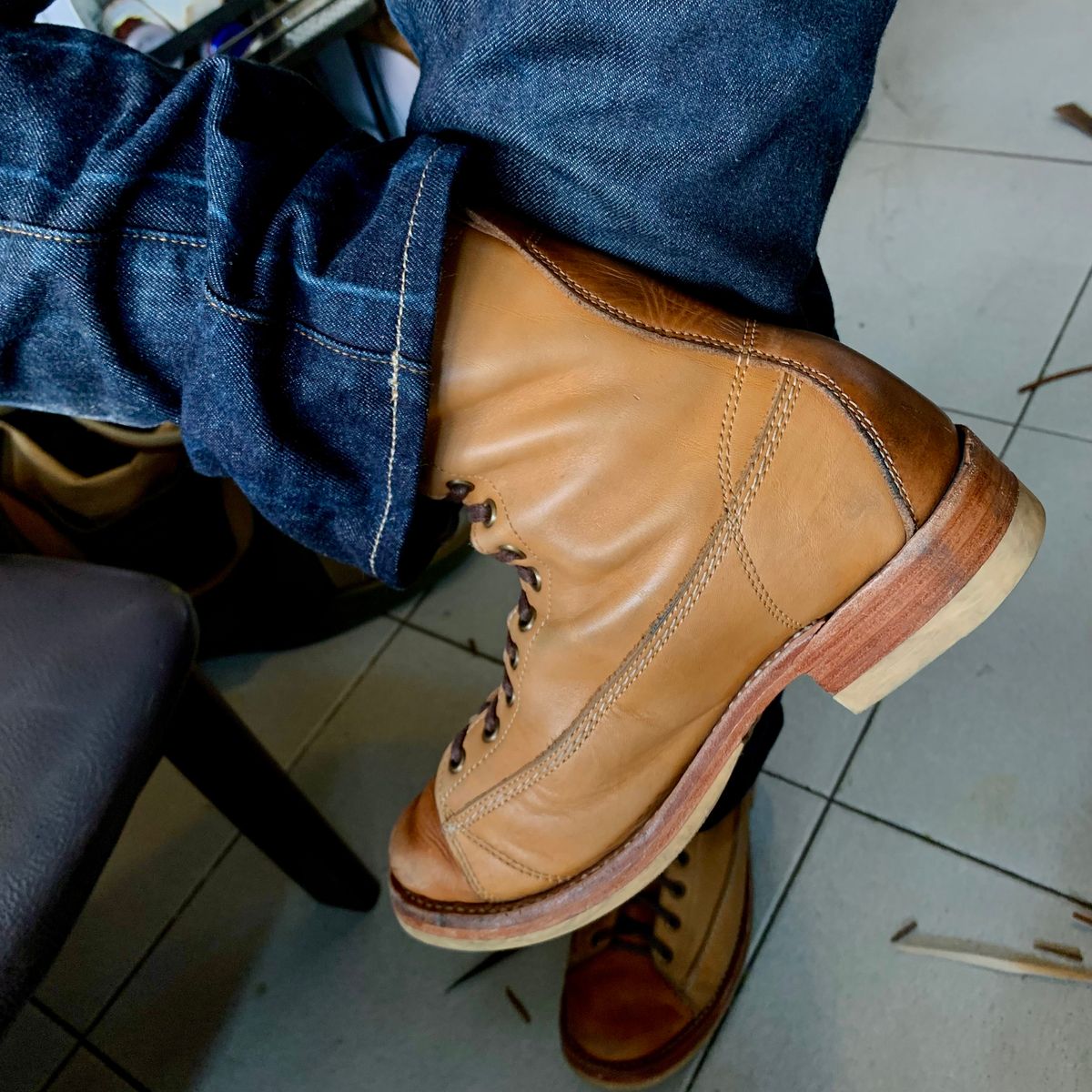 Photo by BiengerZ on November 4, 2024 of the Willie's Handmade Boots Monkey Boot in Horween Natural Latigo & Latigo GBS – Light Natural.