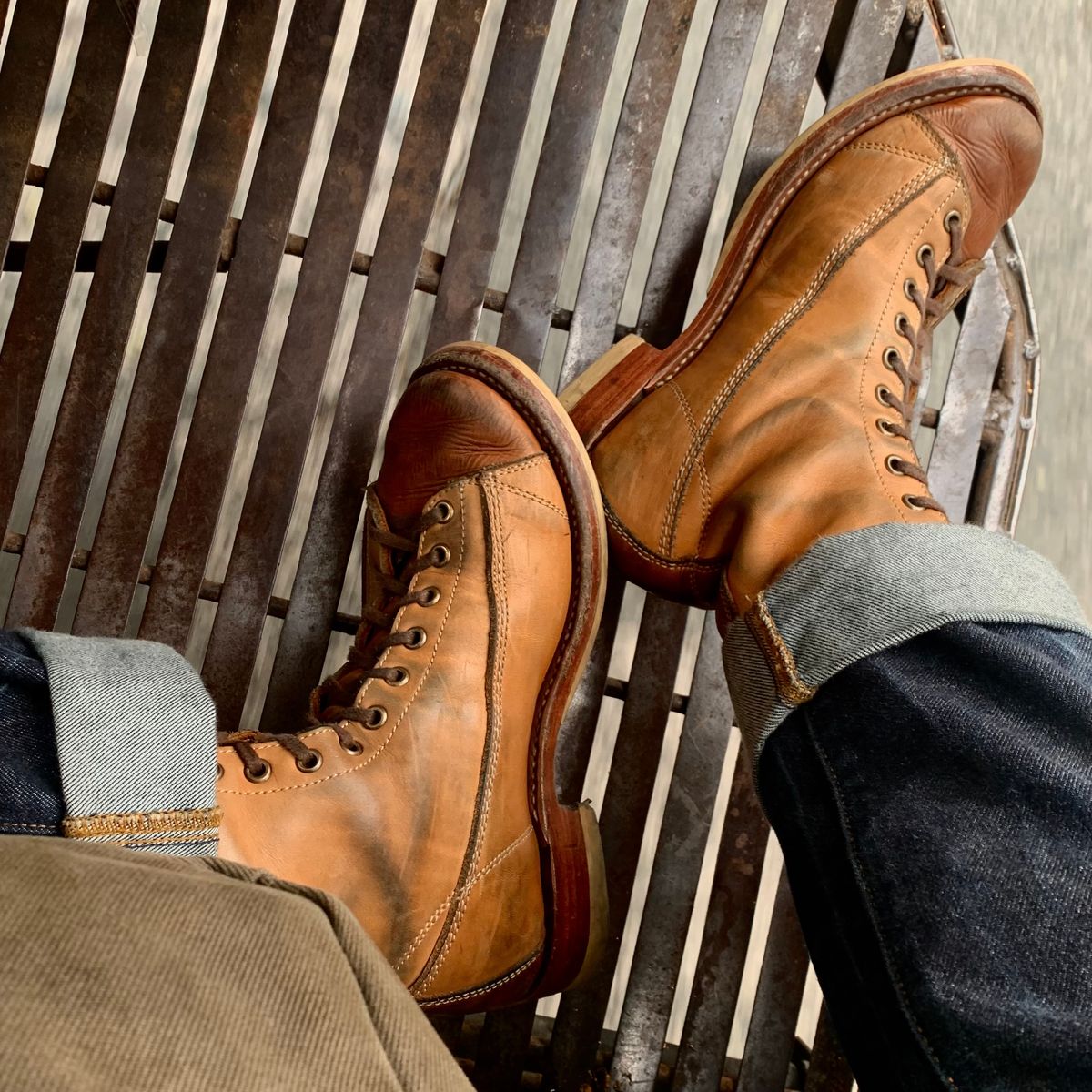 Photo by BiengerZ on January 20, 2025 of the Willie's Handmade Boots Monkey Boot in Horween Natural Latigo & Latigo GBS – Light Natural.