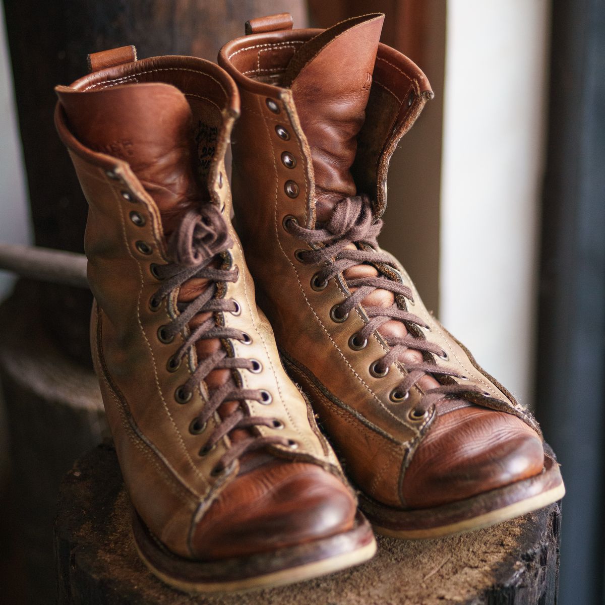 Photo by BiengerZ on March 4, 2025 of the Willie's Handmade Boots Monkey Boot in Horween Natural Latigo & Latigo GBS – Light Natural.