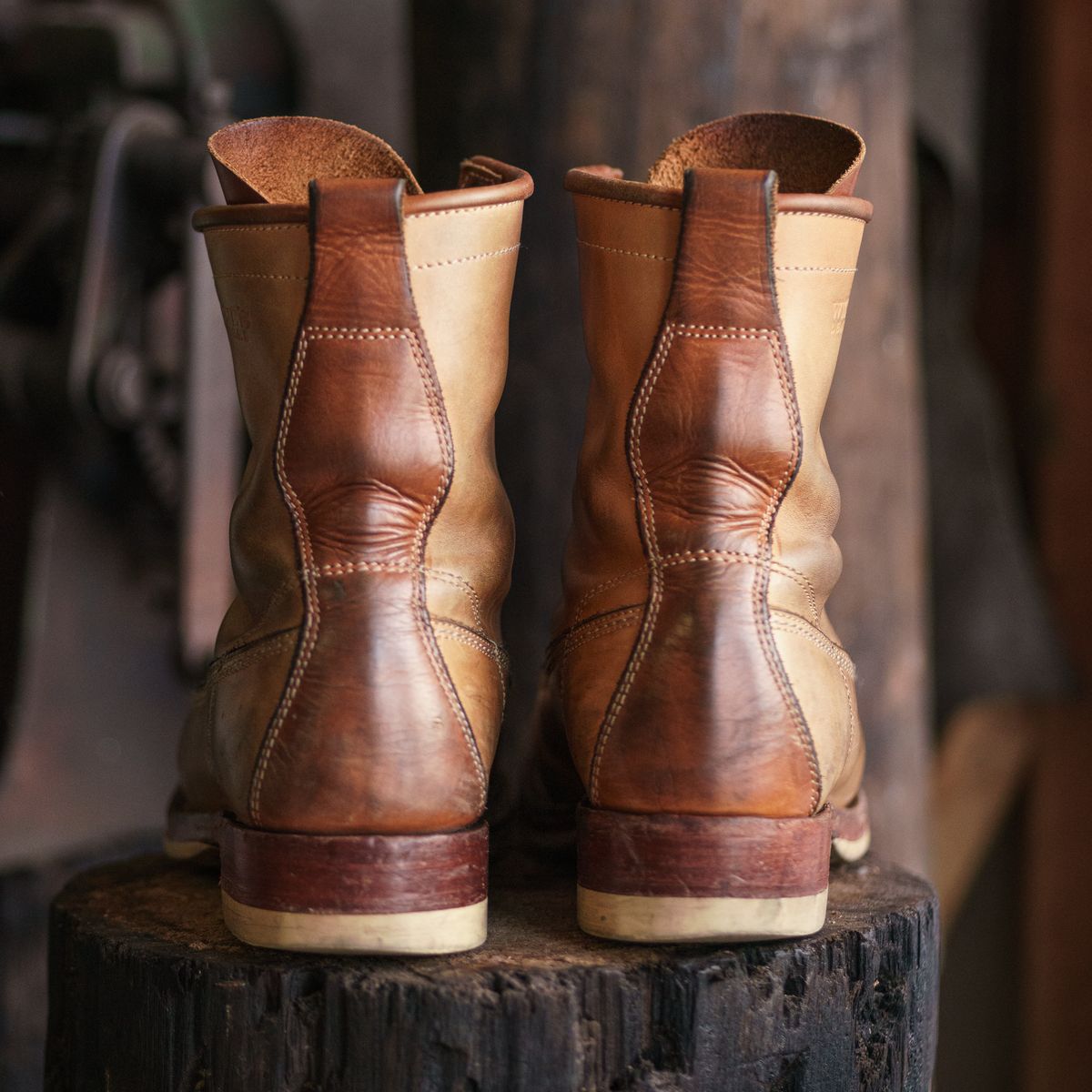 Photo by BiengerZ on March 4, 2025 of the Willie's Handmade Boots Monkey Boot in Horween Natural Latigo & Latigo GBS – Light Natural.