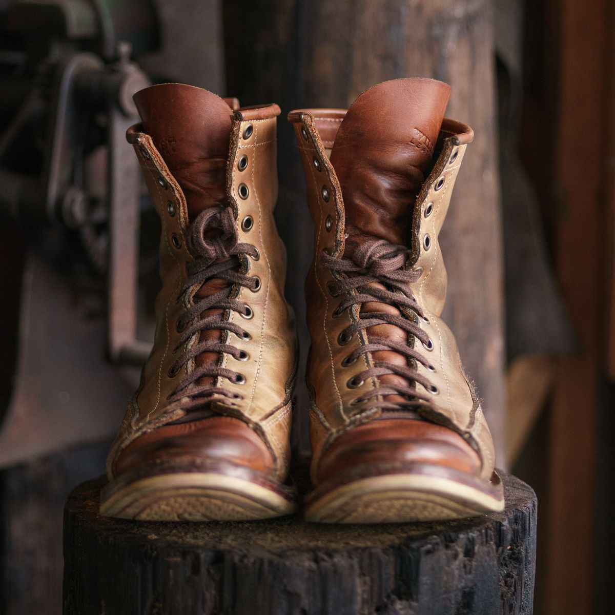 Photo by BiengerZ on March 4, 2025 of the Willie's Handmade Boots Monkey Boot in Horween Natural Latigo & Latigo GBS – Light Natural.