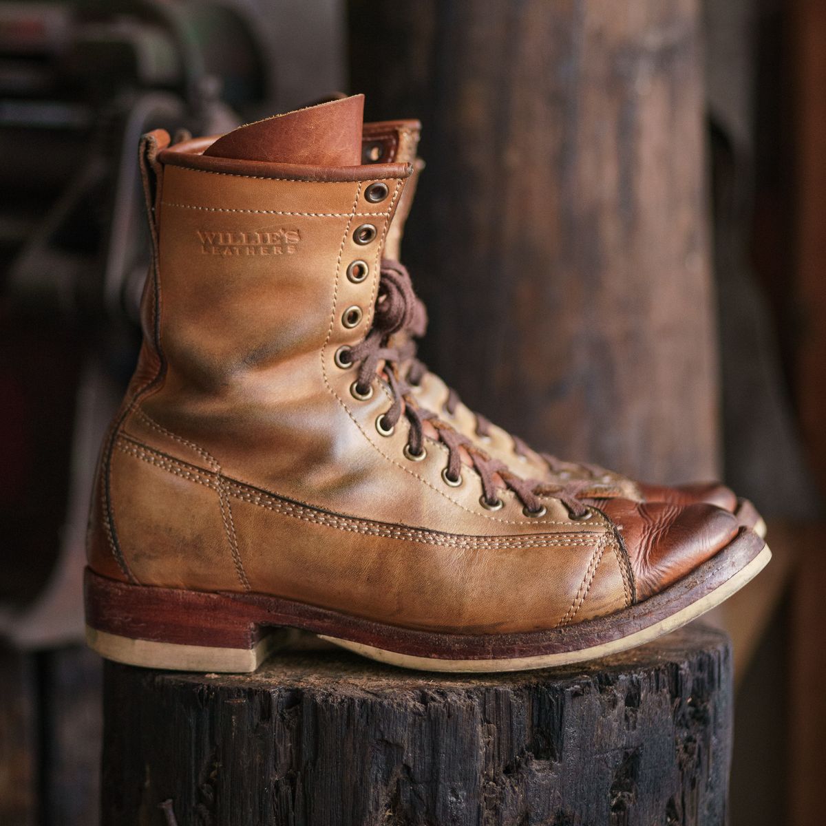 Photo by BiengerZ on March 4, 2025 of the Willie's Handmade Boots Monkey Boot in Horween Natural Latigo & Latigo GBS – Light Natural.