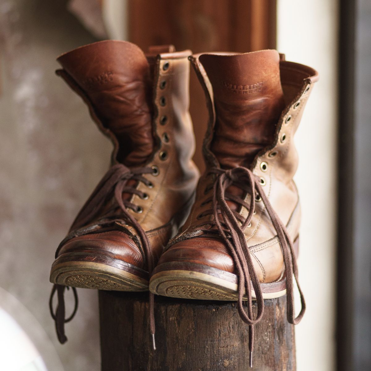 Photo by BiengerZ on April 2, 2025 of the Willie's Handmade Boots Monkey Boot in Horween Natural Latigo & Latigo GBS – Light Natural.