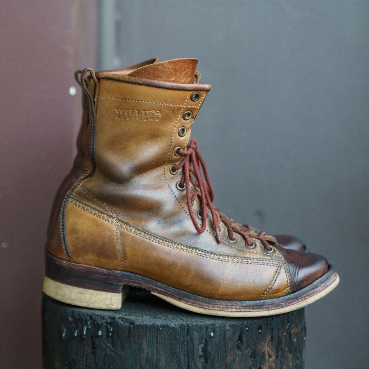 Photo by BiengerZ on February 2, 2026 of the Willie's Handmade Boots Monkey Boot in Horween Natural Latigo & Latigo GBS – Light Natural.