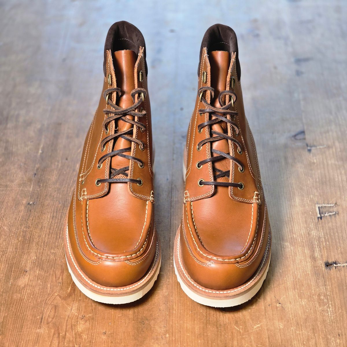 Photo by Indigo_Fade_Journal on October 1, 2025 of the Grant Stone Field Boot in Badalassi Carlo Saddle Tan Minerva.