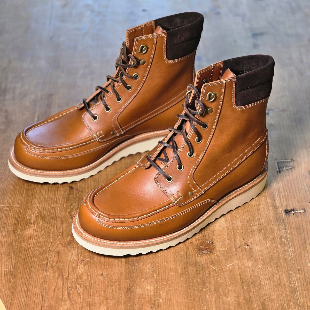Photo by Indigo_Fade_Journal on October 1, 2025 of the Grant Stone Field Boot in Badalassi Carlo Saddle Tan Minerva.
