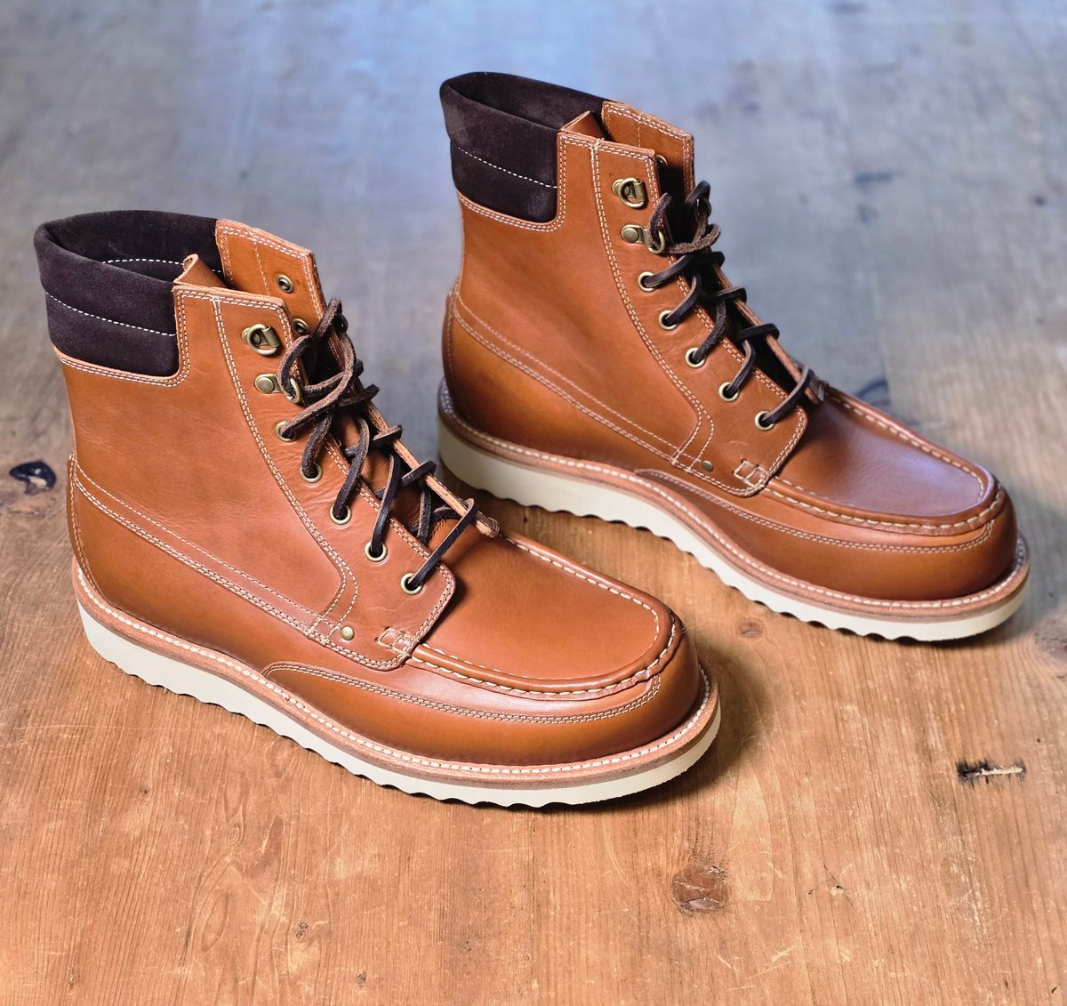 Photo by Indigo_Fade_Journal on October 1, 2025 of the Grant Stone Field Boot in Badalassi Carlo Saddle Tan Minerva.