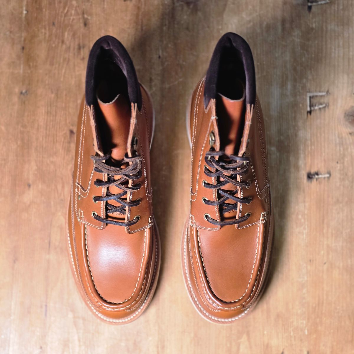 Photo by Indigo_Fade_Journal on October 1, 2025 of the Grant Stone Field Boot in Badalassi Carlo Saddle Tan Minerva.