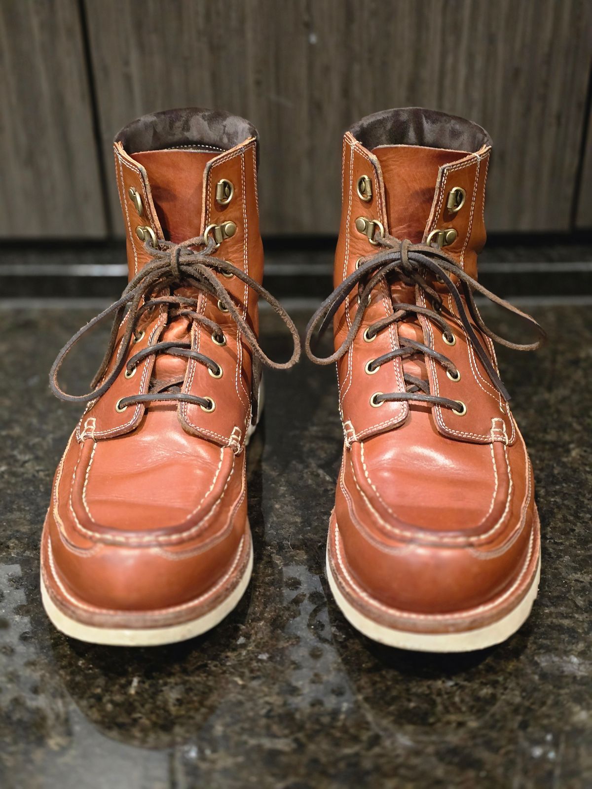 Photo by Indigo_Fade_Journal on January 5, 2026 of the Grant Stone Field Boot in Badalassi Carlo Saddle Tan Minerva.