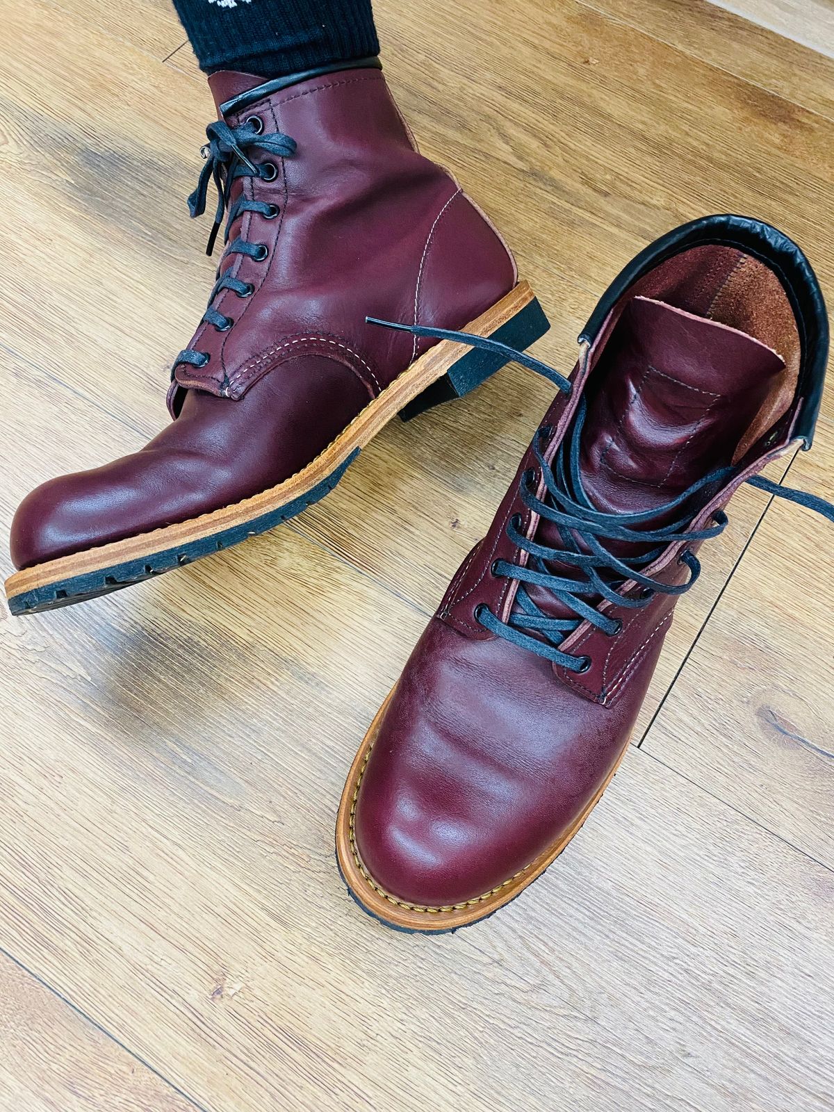 Photo by kevin on June 22, 2024 of the Red Wing Beckman in S.B. Foot Black Cherry Featherstone.