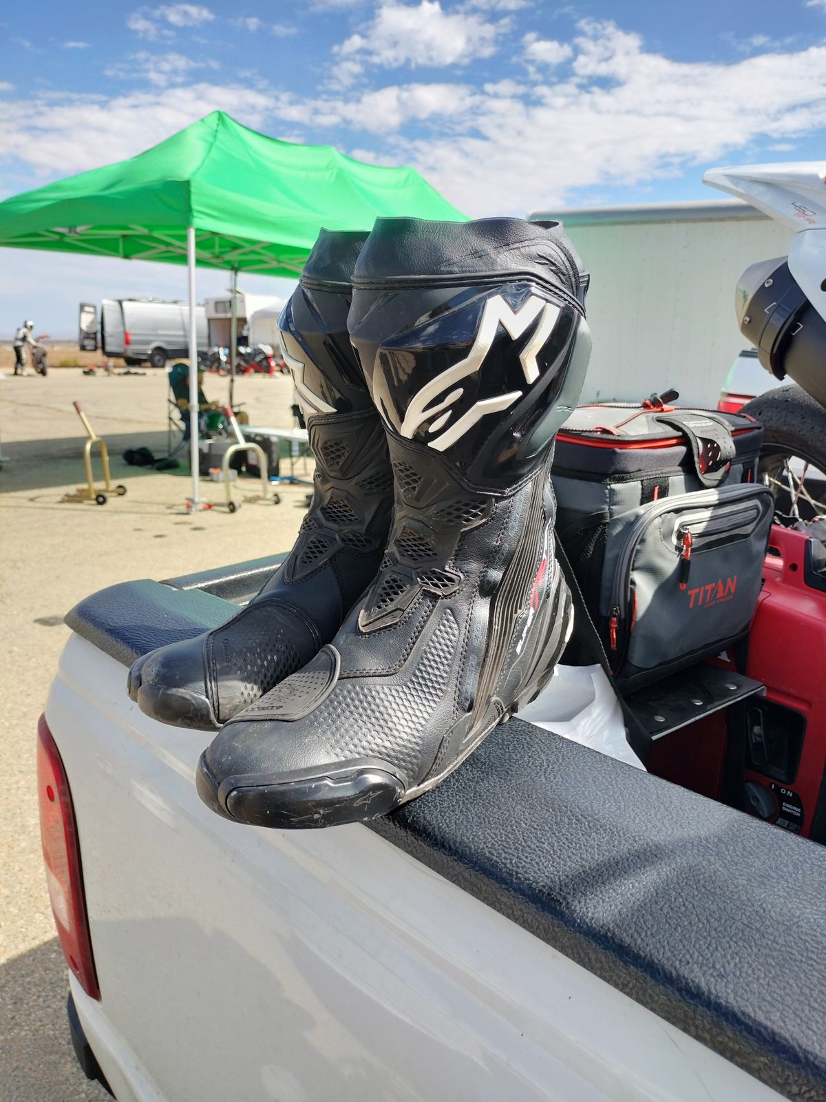 Photo by StuntTriple on September 21, 2025 of the Alpinestars Supertech R in Microfiber.