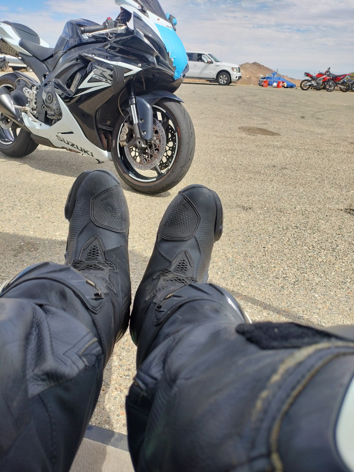 Photo by StuntTriple on September 21, 2025 of the Alpinestars Supertech R in Microfiber.