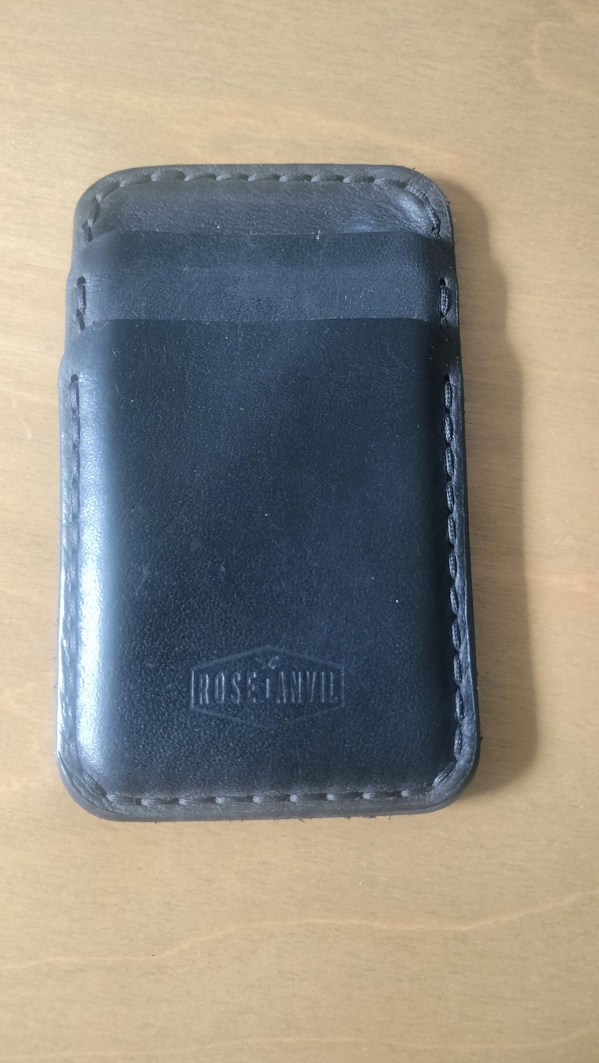 Photo by StuntTriple on August 15, 2025 of the Rose Anvil SBB Wallet in Seidel x Rose Anvil “Blood Core” Leather.
