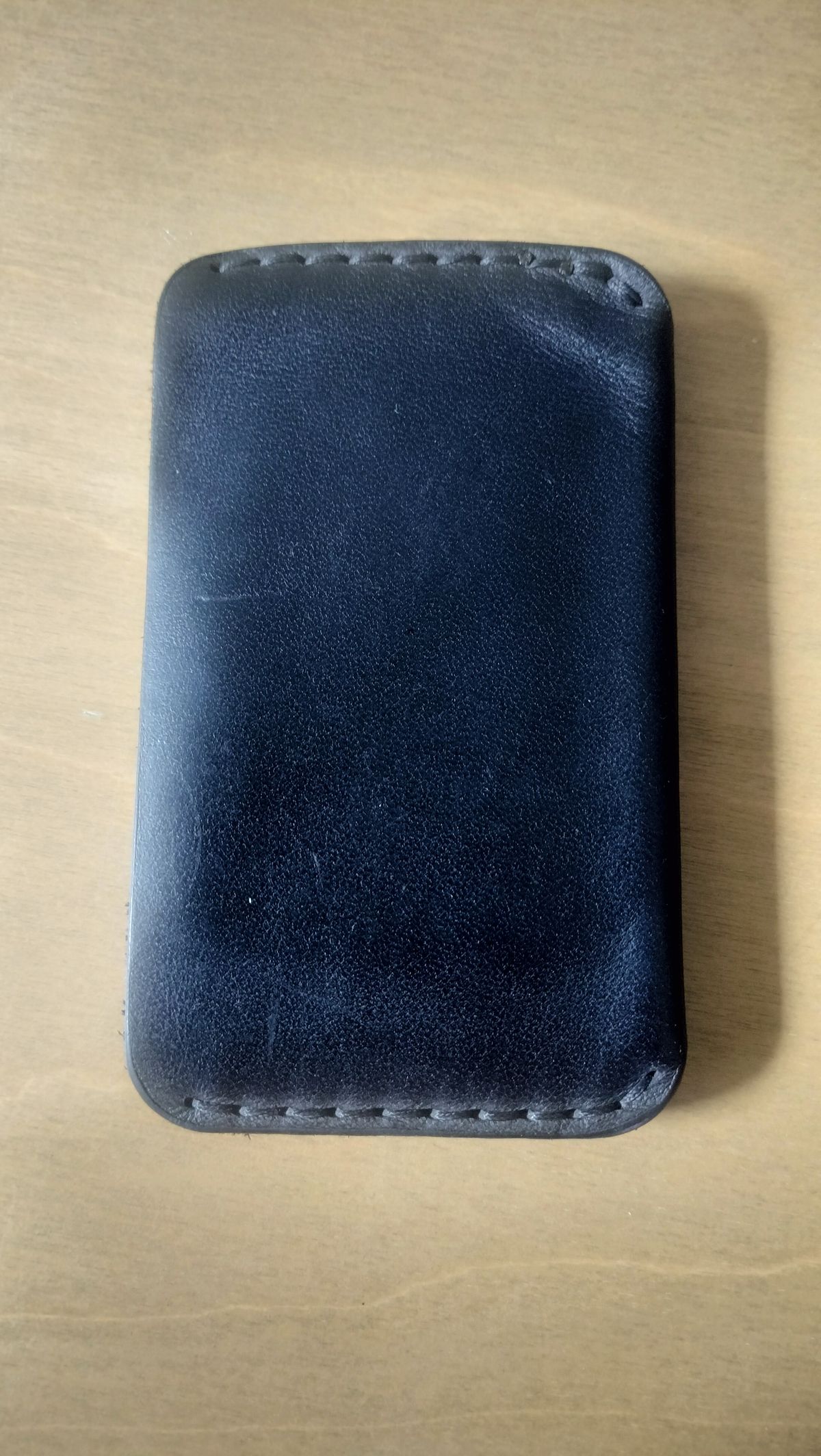 Photo by StuntTriple on August 15, 2025 of the Rose Anvil SBB Wallet in Seidel x Rose Anvil “Blood Core” Leather.