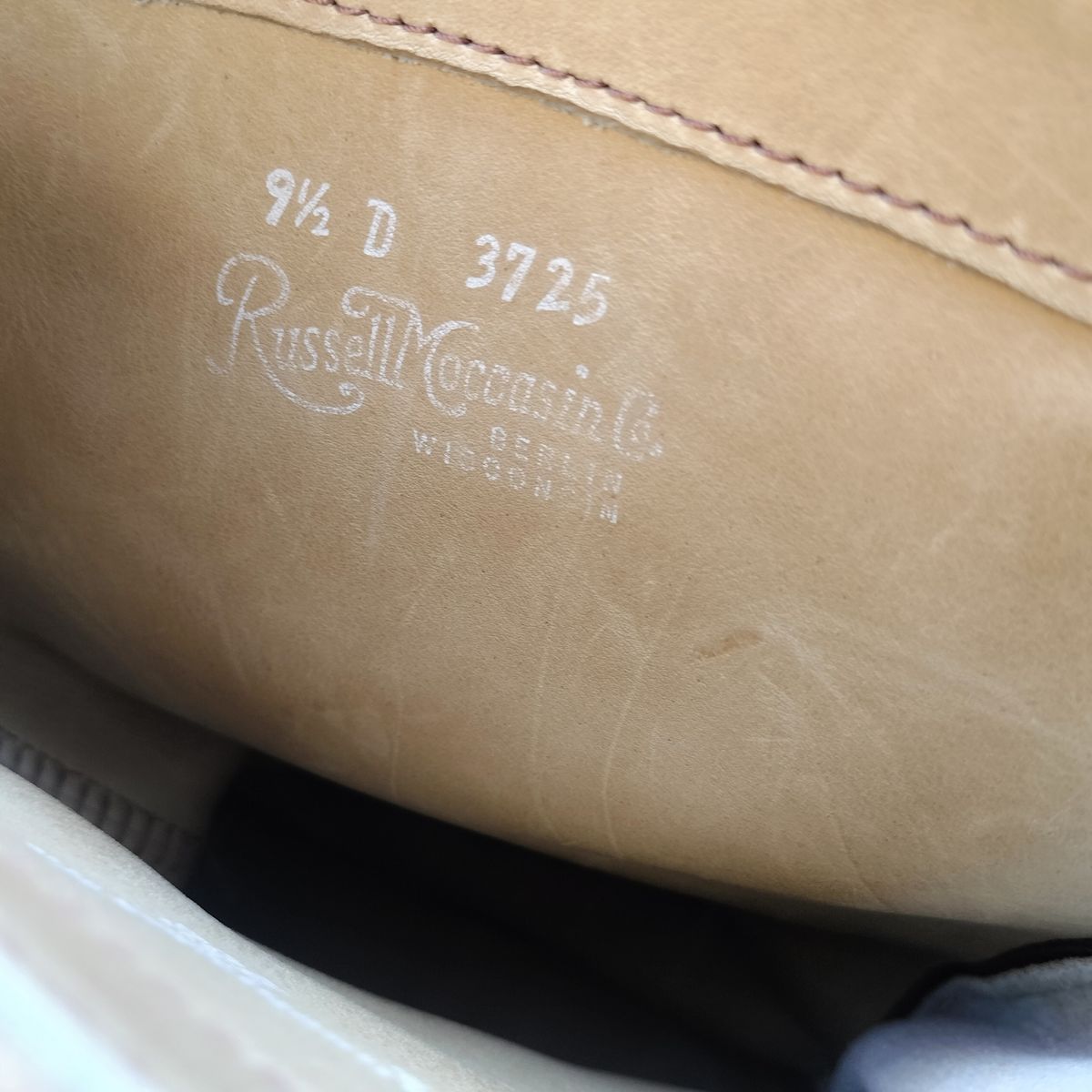 Photo by StuntTriple on November 4, 2025 of the Russell Moccasin Co. Zephyr in Horween Biege Laramie Suede.