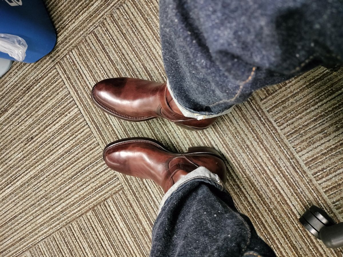 Photo by StuntTriple on September 24, 2025 of the Quan Shoemaker Engineer in Maryam Walnut TPR Horsebutt.