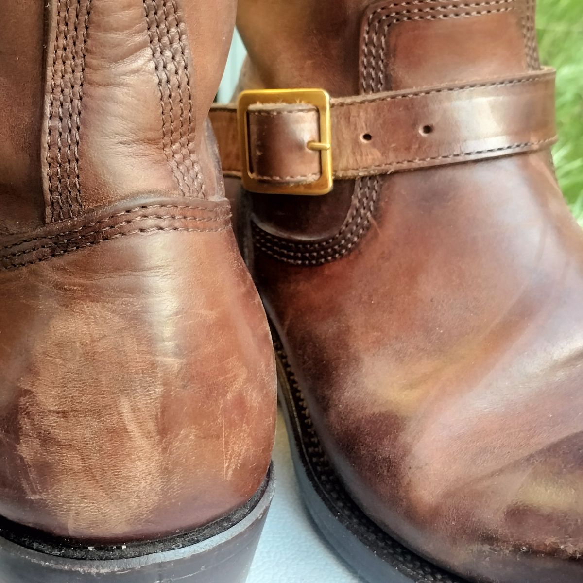 Photo by StuntTriple on February 2, 2026 of the Quan Shoemaker Engineer in Maryam Walnut TPR Horsebutt.