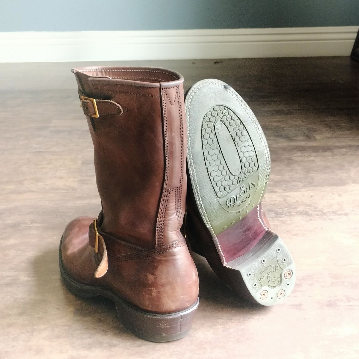 Photo by StuntTriple on March 31, 2026 of the Quan Shoemaker Engineer in Maryam Walnut TPR Horsebutt.