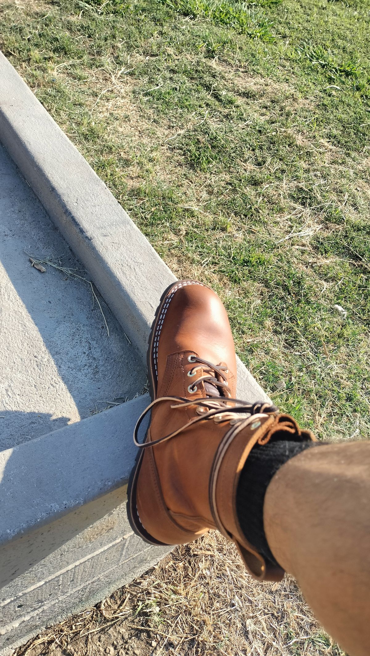 Photo by StuntTriple on August 3, 2025 of the Nicks Strider ZD in Nicks / Horween Honey Spokane.