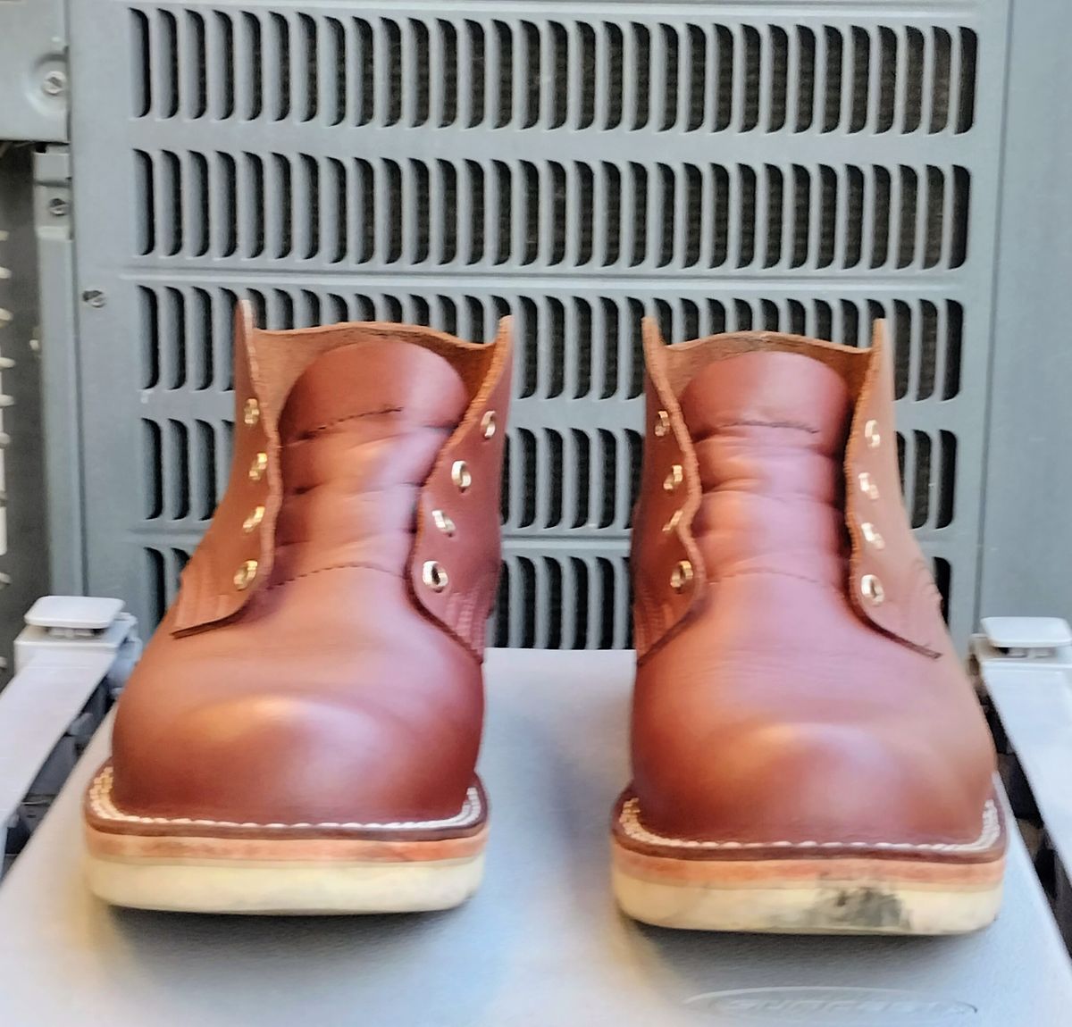 Photo by StuntTriple on October 20, 2025 of the Nicks Riverfront in Seidel 1964 Brown.